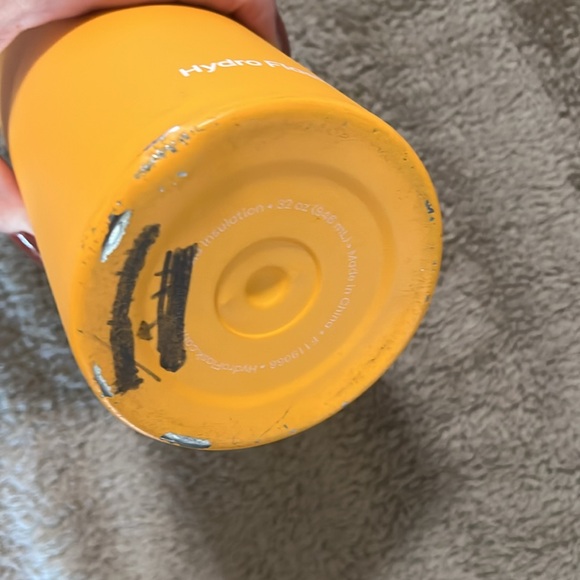 Hydro Flask Yellow Orange Gold 32 oz - Picture 3 of 4